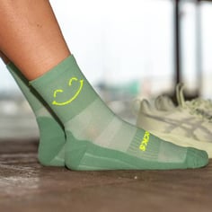 Sporcks Run Ultralight Happy Mode Socken in Grün 2