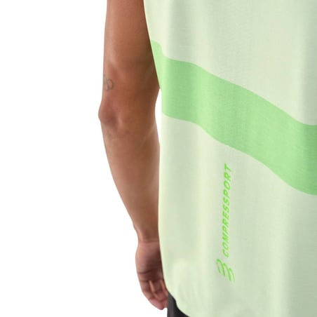 Camiseta Compressport Performance Singlet Sem Mangas Verde