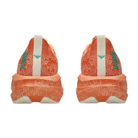 Ténis Asics Novablast 5 Tokyo Laranja Branco AW26 Unissexo