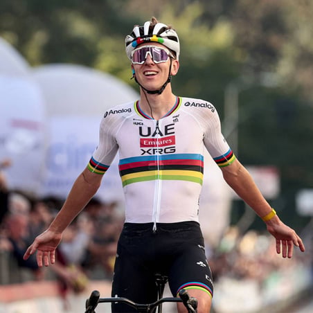 MET Trenta 3K Carbon Helm – Limitierte Regenbogen-Edition, Weiß
