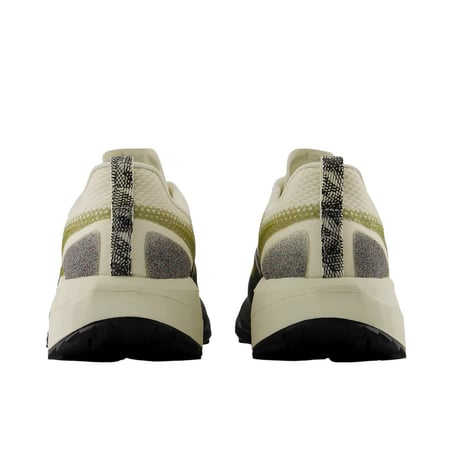 Zapatillas New Balance FuelCell SuperComp Trail v2 Amarillo Negro AW26