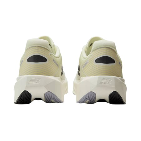 Chaussures New Balance FuelCell Rebel v5 Jaune Noir AW26