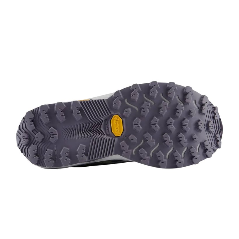 Tênis New Balance FuelCell Rebel Trail Cinza...