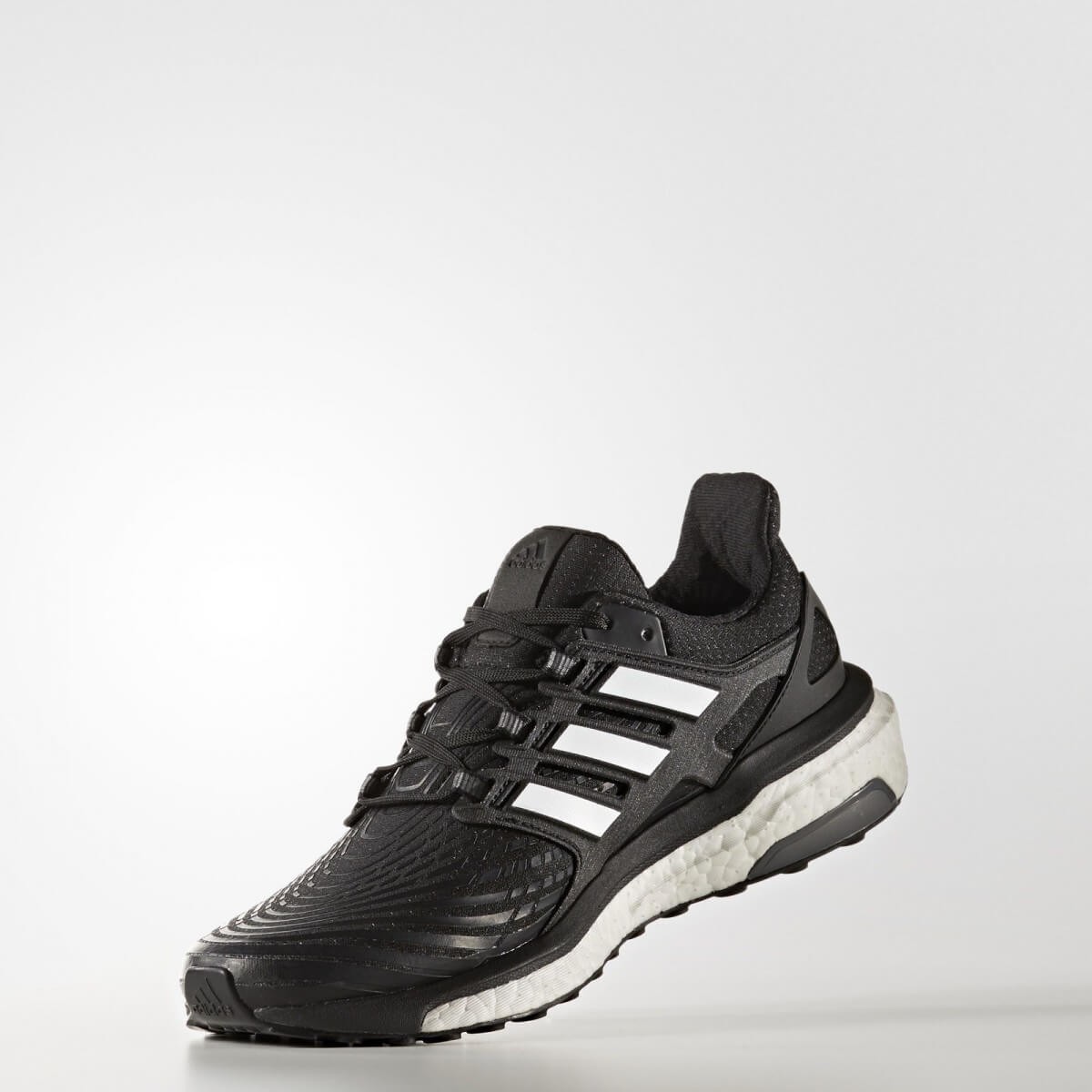 Running Adidas Energy Boost color black woman