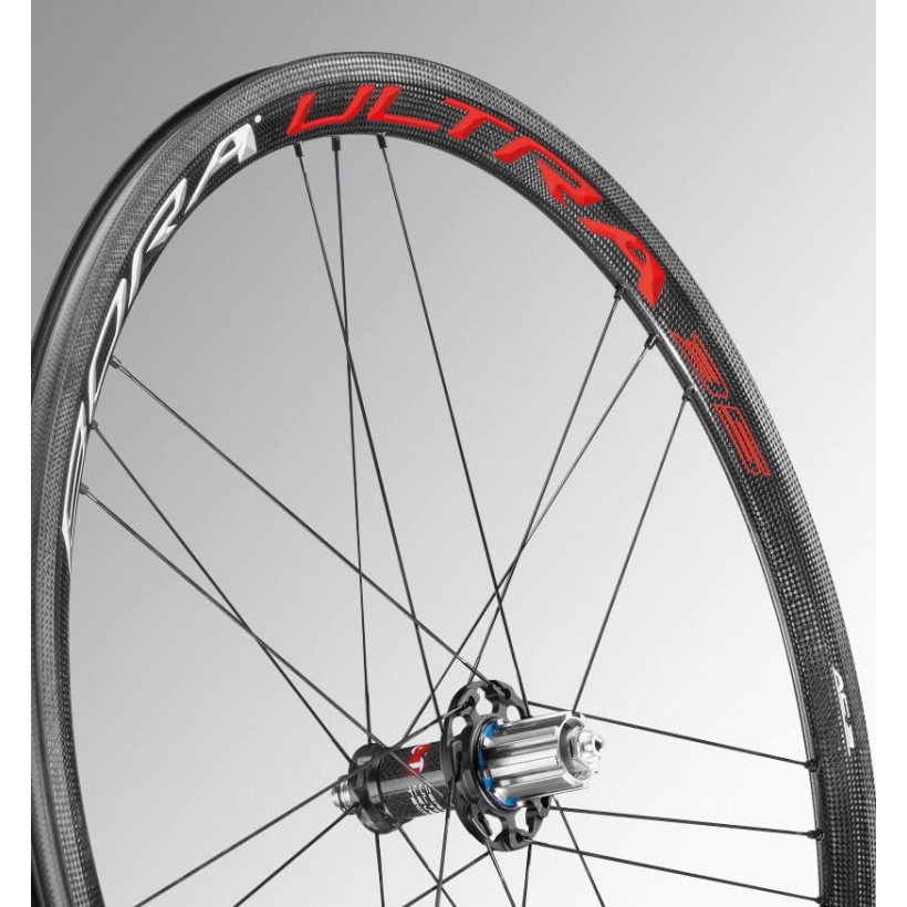 Campagnolo Bora Ultra 35 Laufradsatz Bright Label Reifen 2018