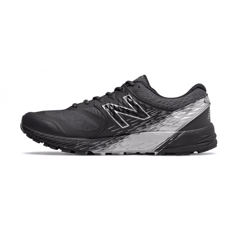 Scarpe New Balance Summit KOM GTX nere