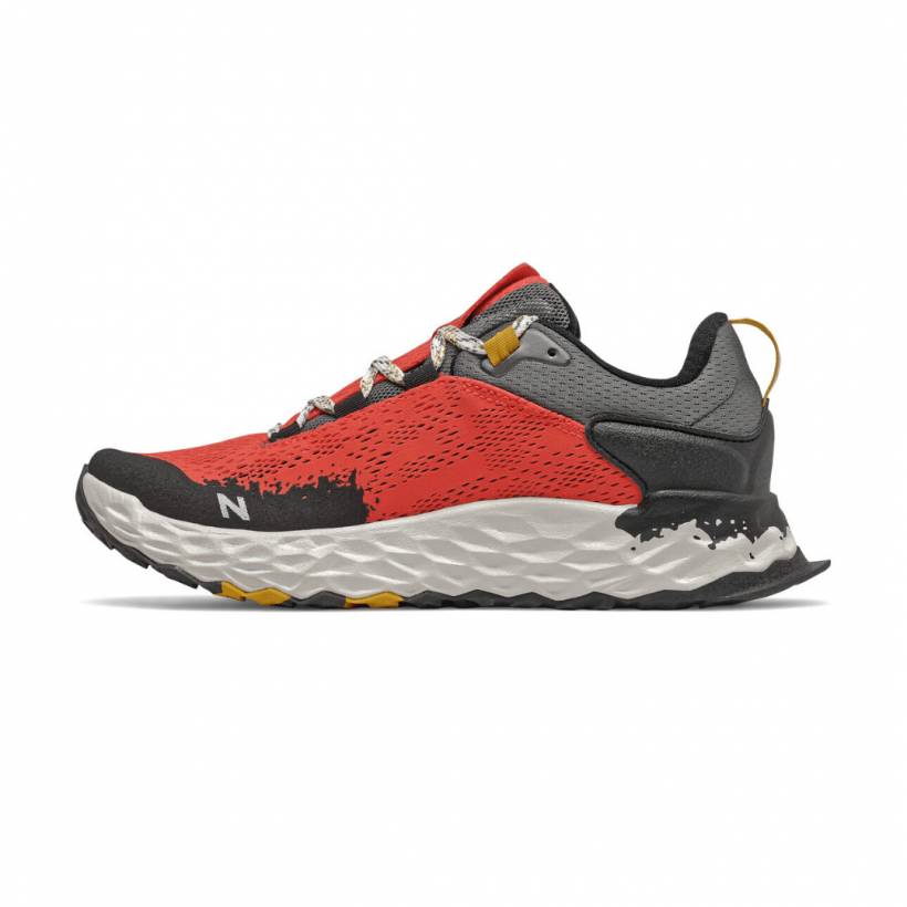 Scarpe da donna New Balance Fresh Foam Hierro v5 rosse bianche SS20