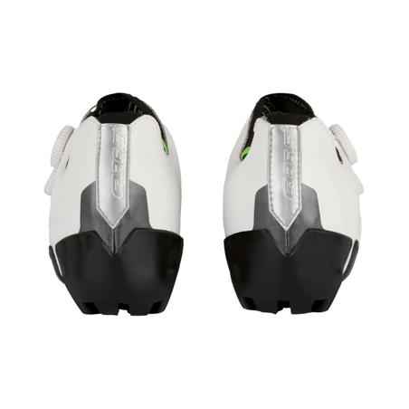 Q36.5 Unikalne białe buty Adventure