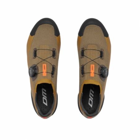 Zapatilla DMT KM30 Beige Negro