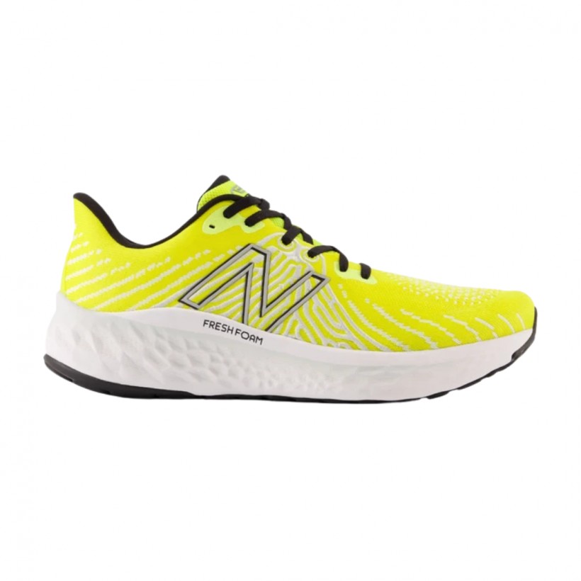 Sneakers New Balance Fresh Foam Vongo V5 Yellow and White SS23