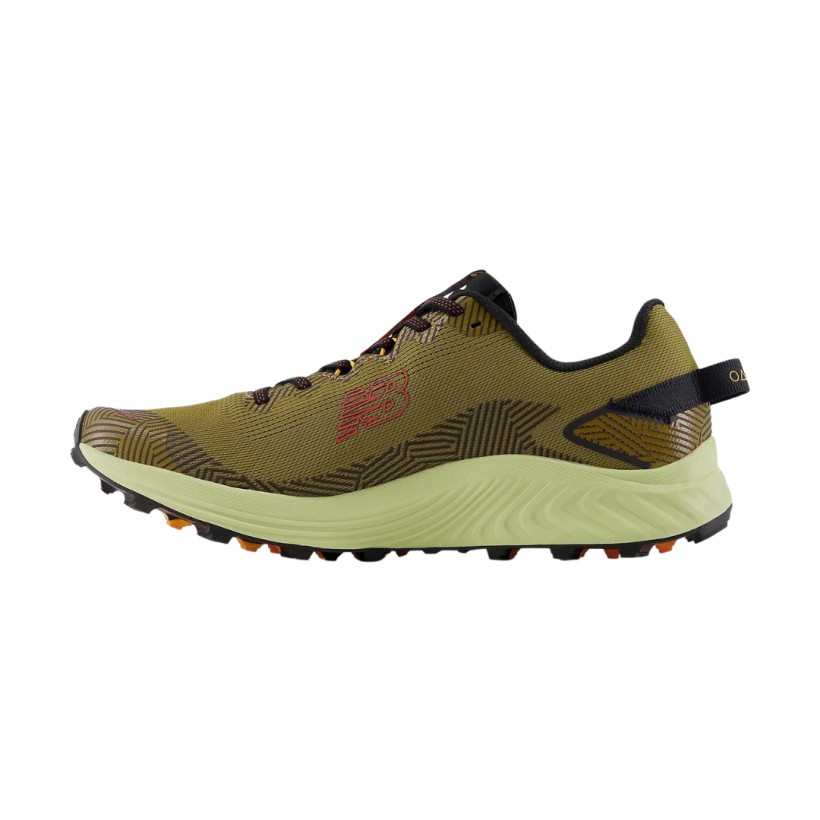 Baskets New Balance FuelCell Summit Unknown V4...