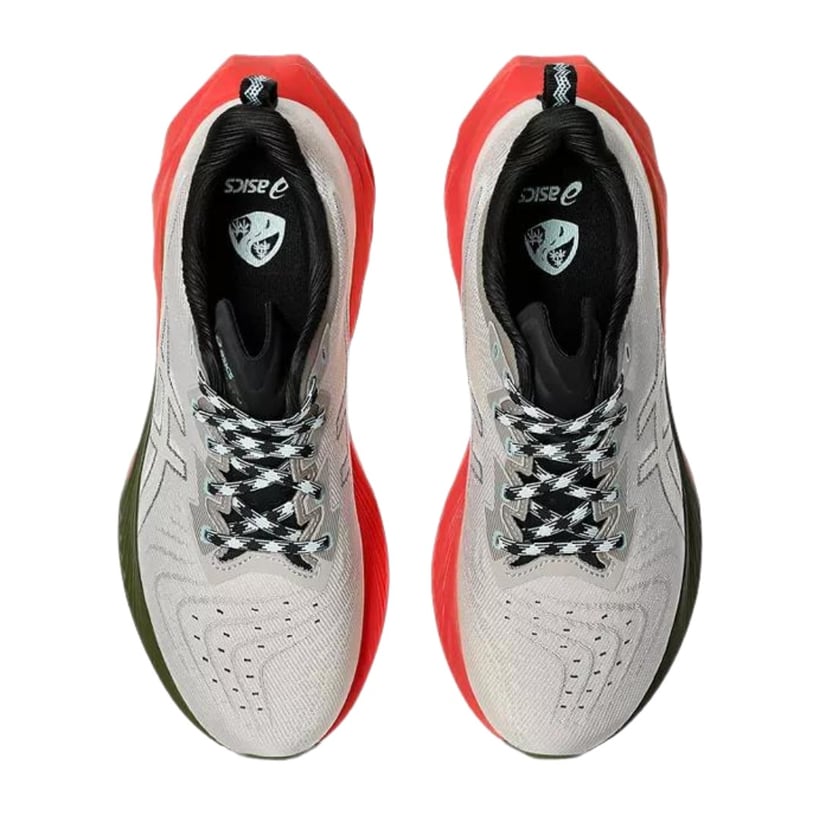 Asics Novablast 4 TR Beige Rot  Schuhe