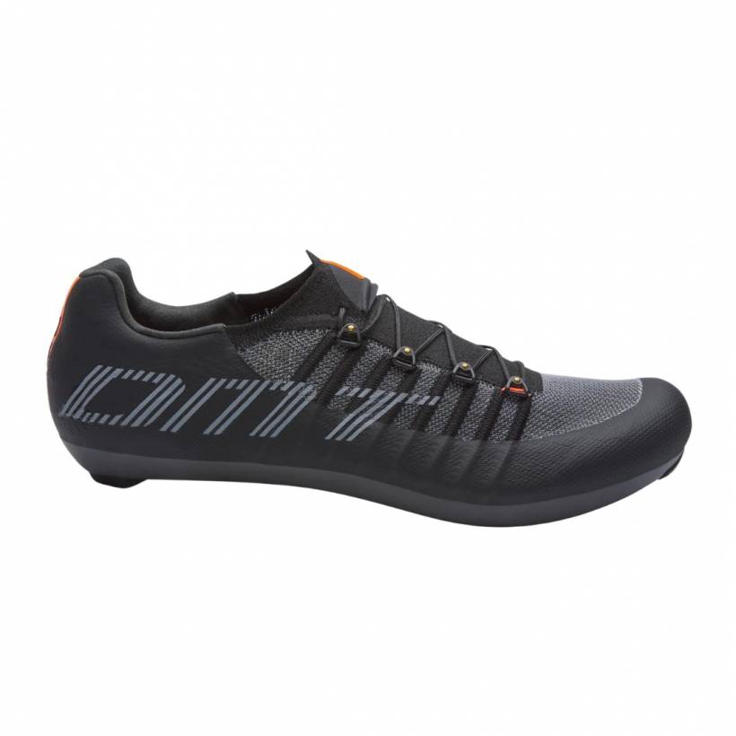 DMT Pogi's 25 zwarte sneakers