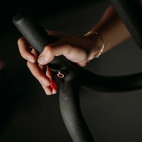 Bicicleta Indoor Inteligente Zycle ZBike 2.0 Negro Rojo