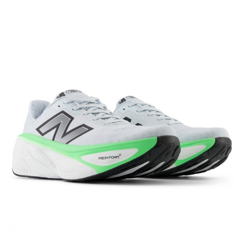 New Balance Fresh Foam X More v5 Sneakers White...