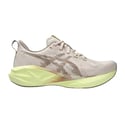 Zapatillas Asics Novablast 5 Beige Amarillo SS25 Mujer