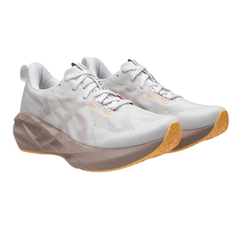 asics NOVABLAST 5 ホワイト 23cm レディース Asics Novablast 5 Women's Shoes - Lightness and Bounce on Asphalt