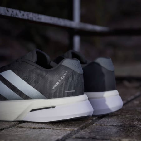 Adidas Adizero Boston 13 Schuhe Schwarz Weiß AW25