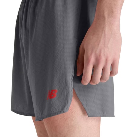 Pantalón Corto New Balance RC 5inch Ultra Light Split Gris