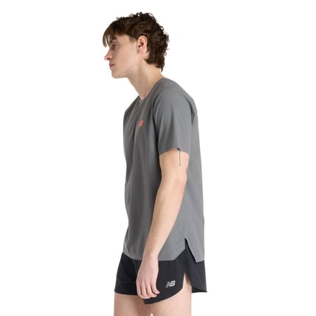 Camiseta New Balance Race Day Ultra Light Manga Curta Cinza Laranja