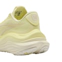 Tênis Puma MagMax NITRO Amarelo Branco AW25 Feminino