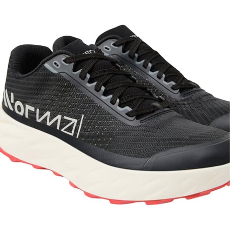 Chaussures NNormal Kjerag 02 Noir Orange Unisexe