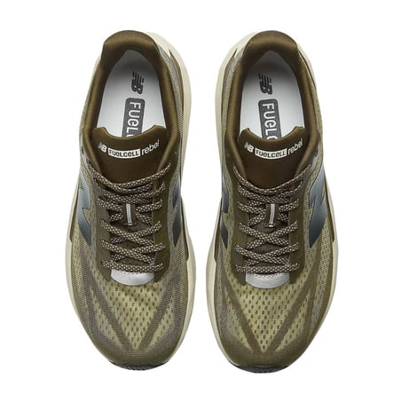 Tênis New Balance FuelCell Rebel v5 Verde Bege AW25