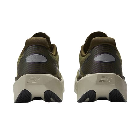 Tênis New Balance FuelCell Rebel v5 Verde Bege AW25