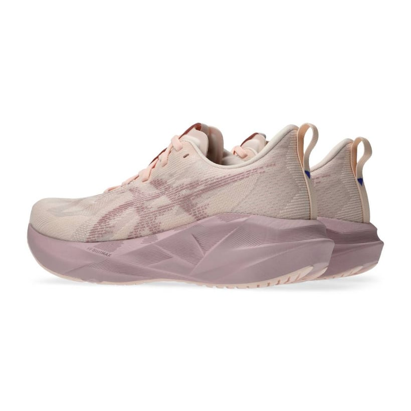 Chaussures Asics Novablast 5 Rose Beige SS26 Femme